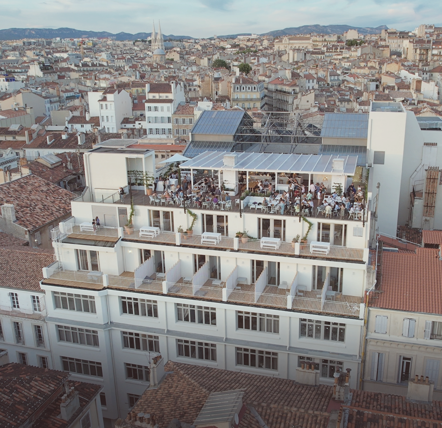 Résidence avec les espaces coliving et coworking à Marseille Vieux-Port