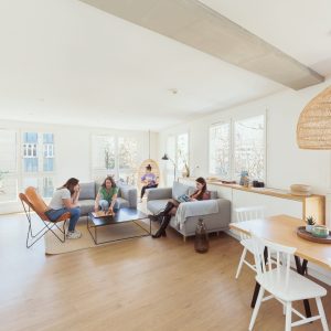 Grand séjour lumineux à partager en coliving à Montpellier