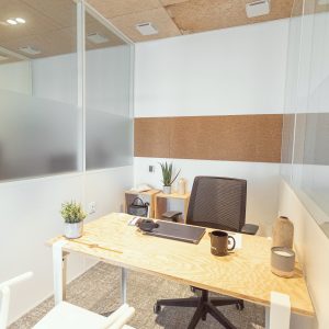 Bureau fermé sur mesure en coworking à Marseille