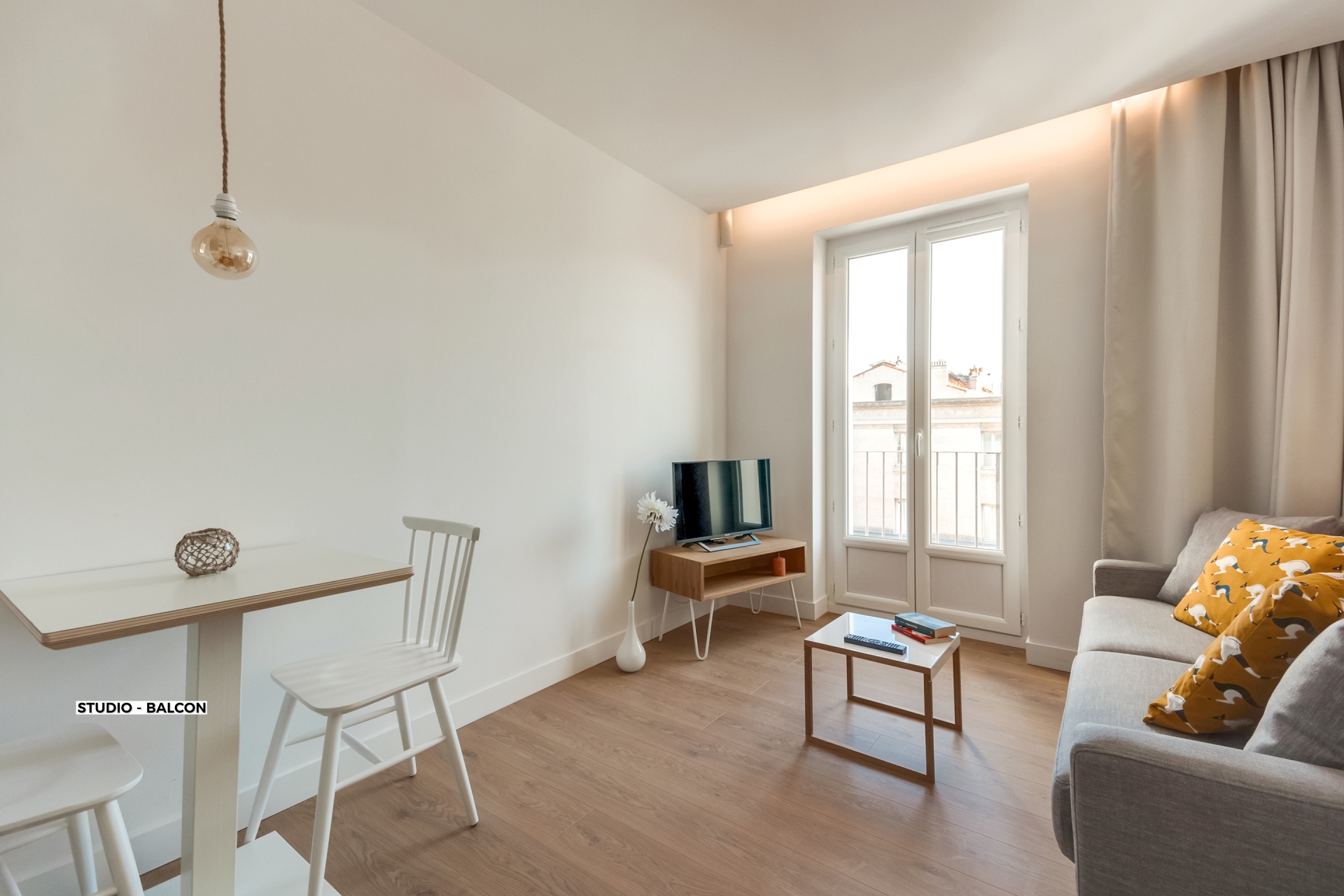 Appartement meublé Studio Balcon - Marseille République - Coliving - The Babel Community (1)
