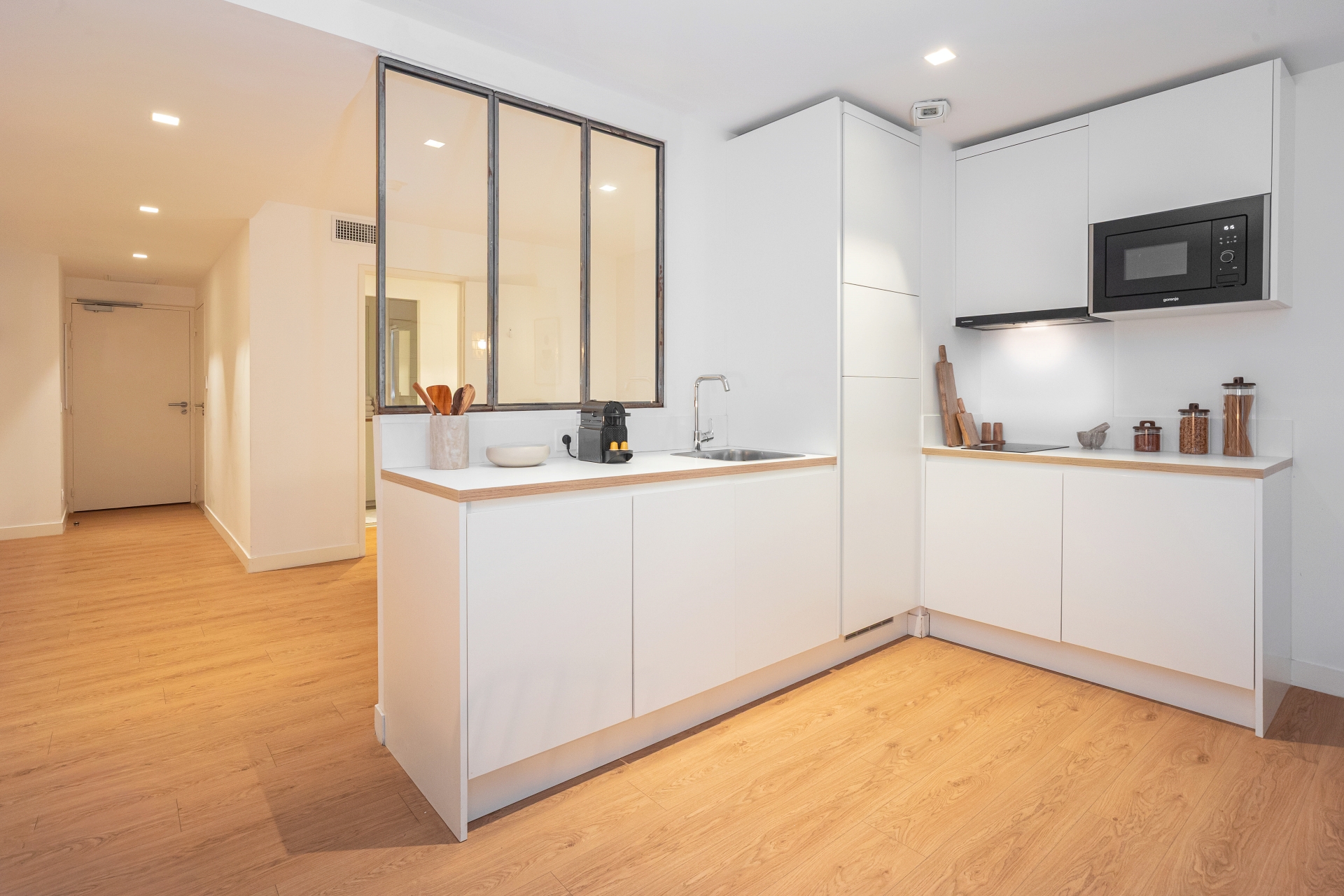 GRANDE SUITE PREMIUM - VUE PATIO - 213 - The Babel Community Coliving Marseille Vieux Port (1)