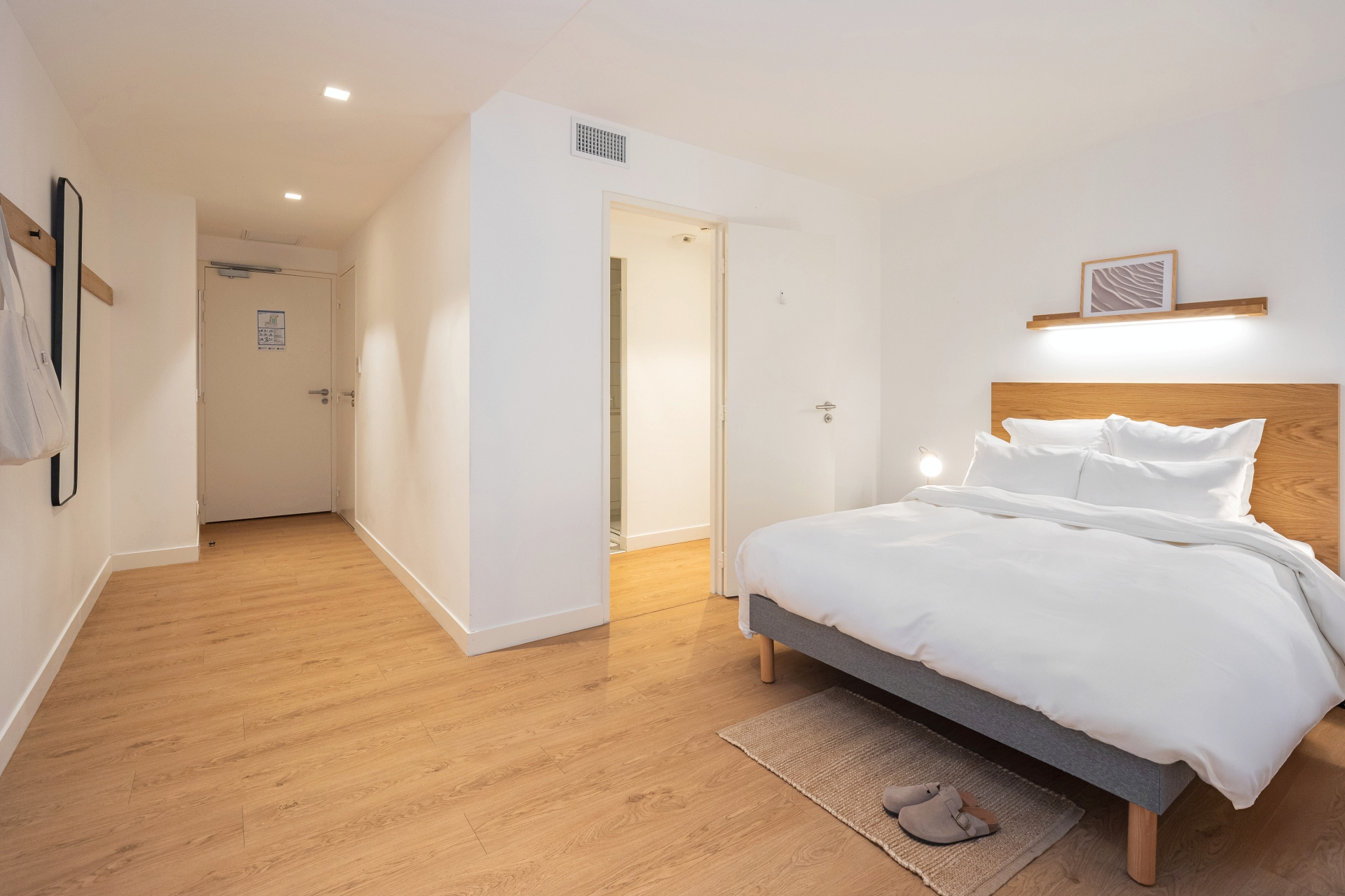 GRANDE SUITE PREMIUM - VUE PATIO - 213 - The Babel Community Coliving Marseille Vieux Port (10)