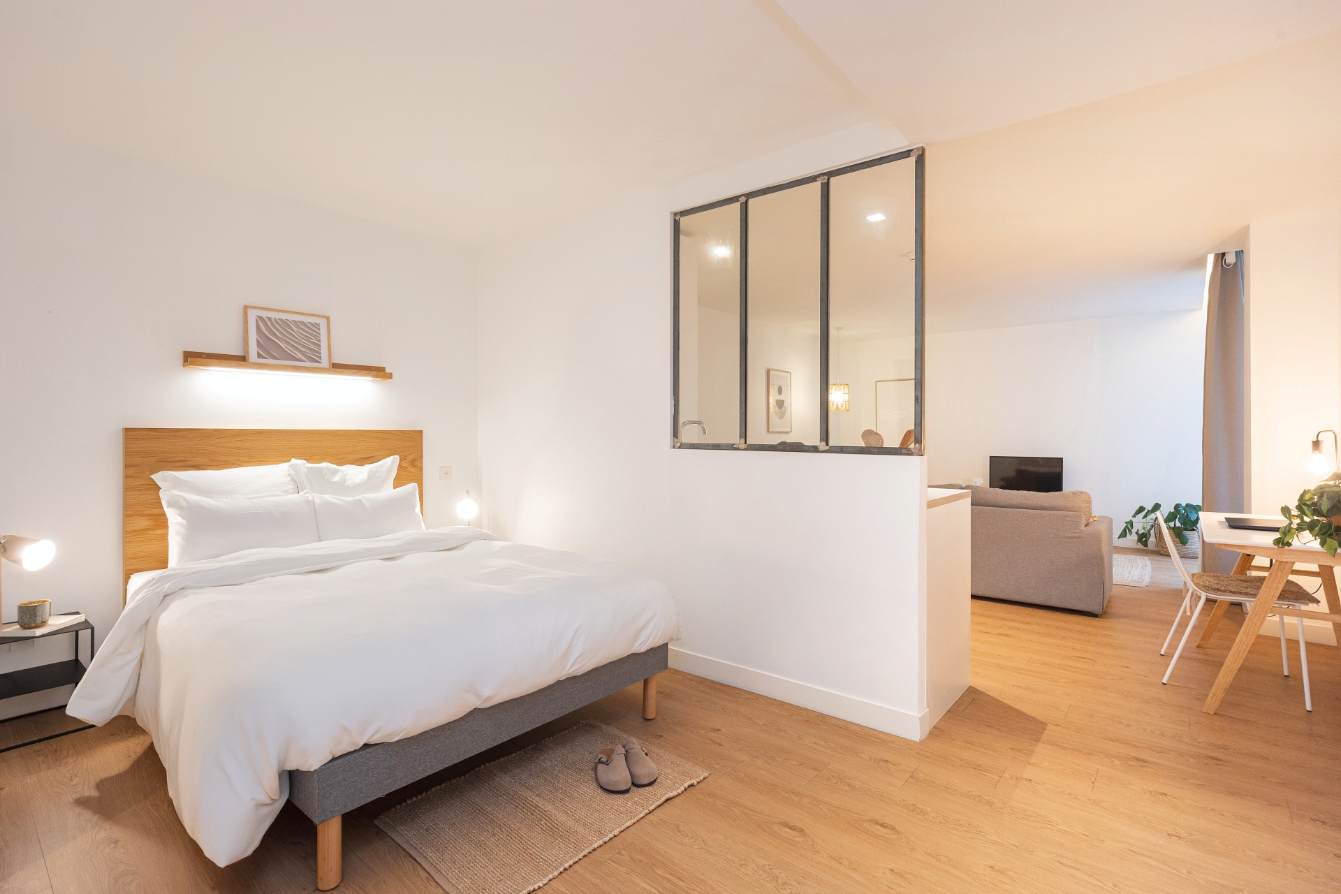 GRANDE SUITE PREMIUM - VUE PATIO - 213 - The Babel Community Coliving Marseille Vieux Port (9)