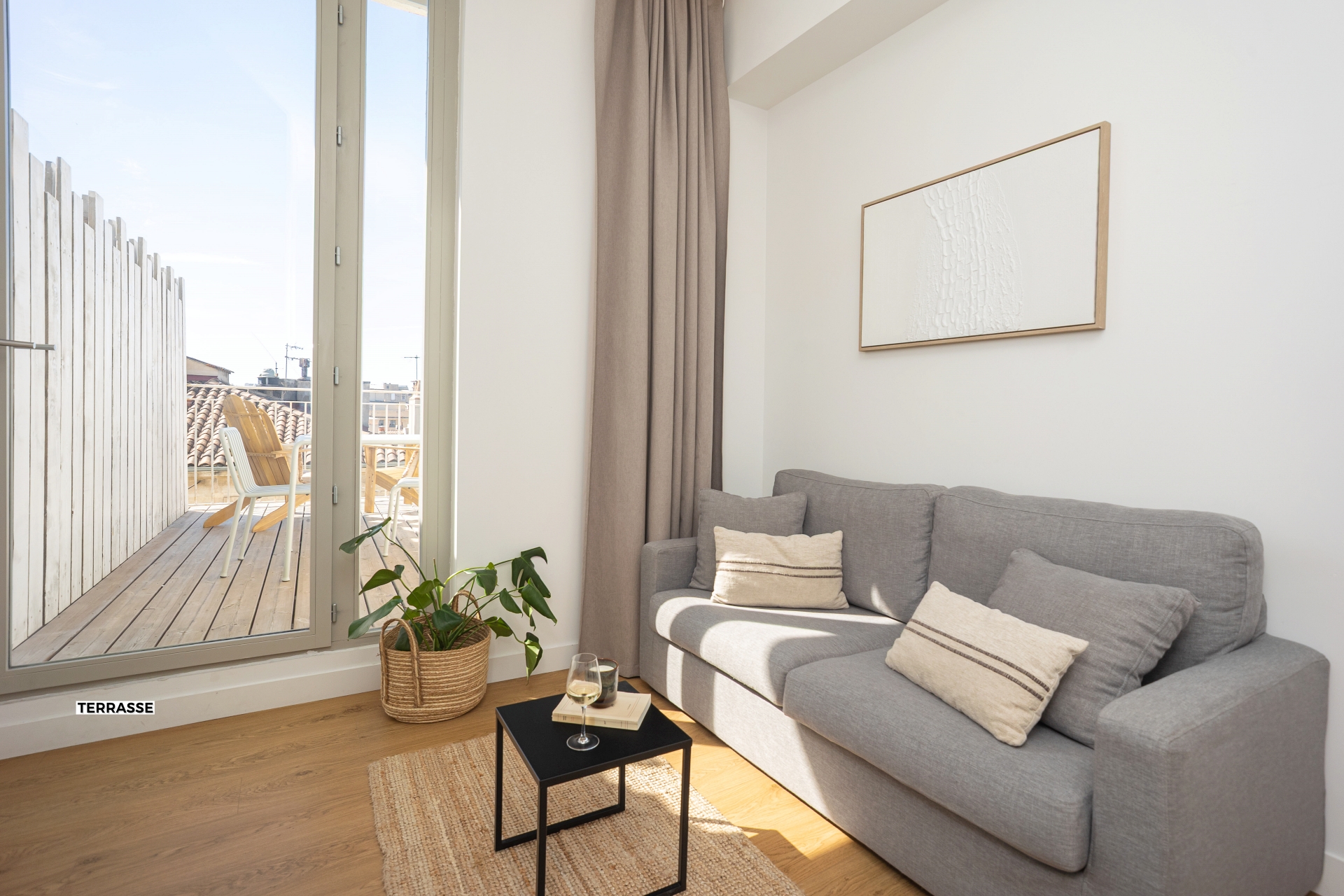 SUITE TERRASSE - VUE HAXO - 506 - The Babel Community Coliving Marseille Vieux Port (11)