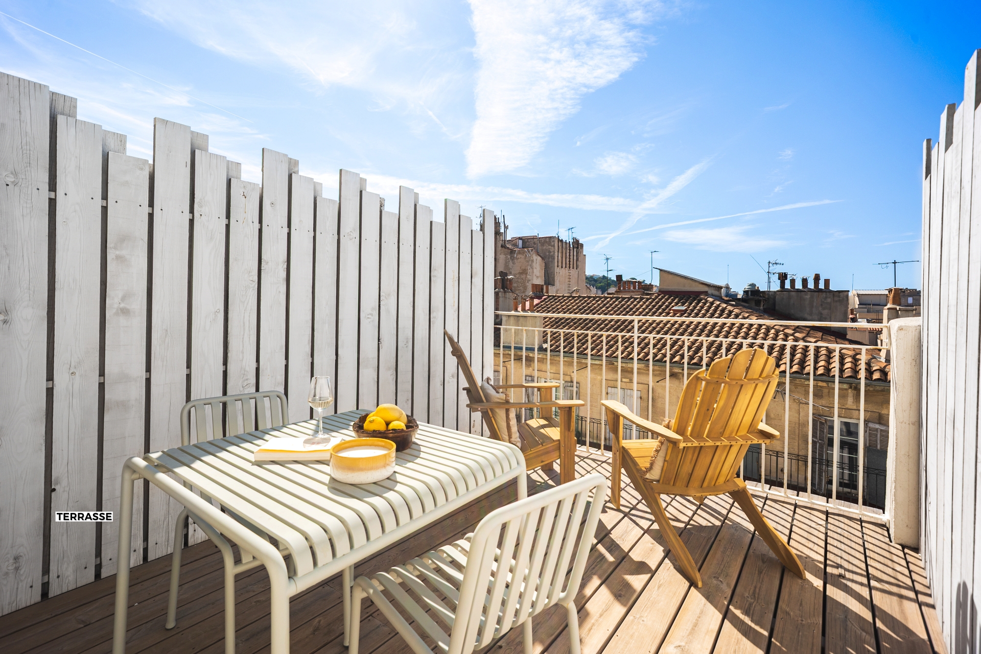 SUITE TERRASSE - VUE HAXO - 506 - The Babel Community Coliving Marseille Vieux Port (7)