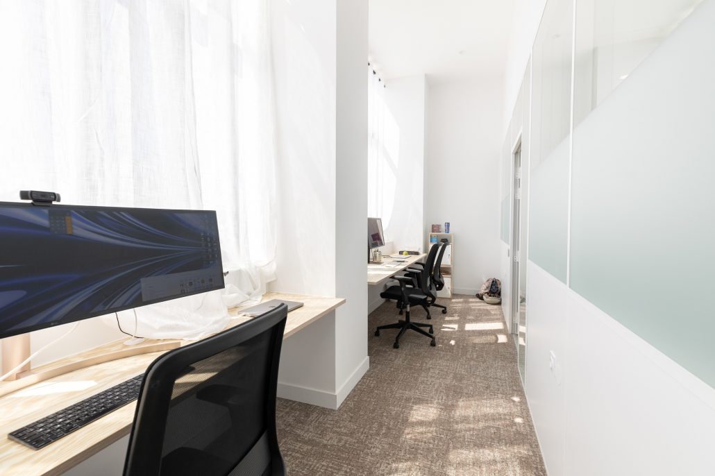 Large office in a dynamic workspace with à la carte services