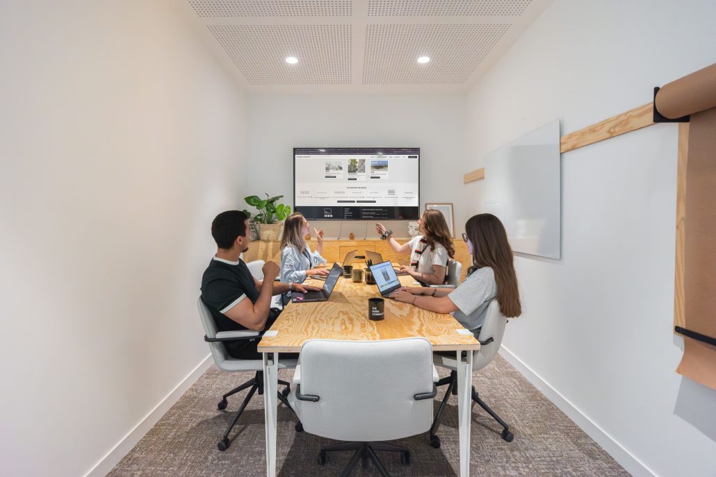 Free Meeting Room 2 (1)