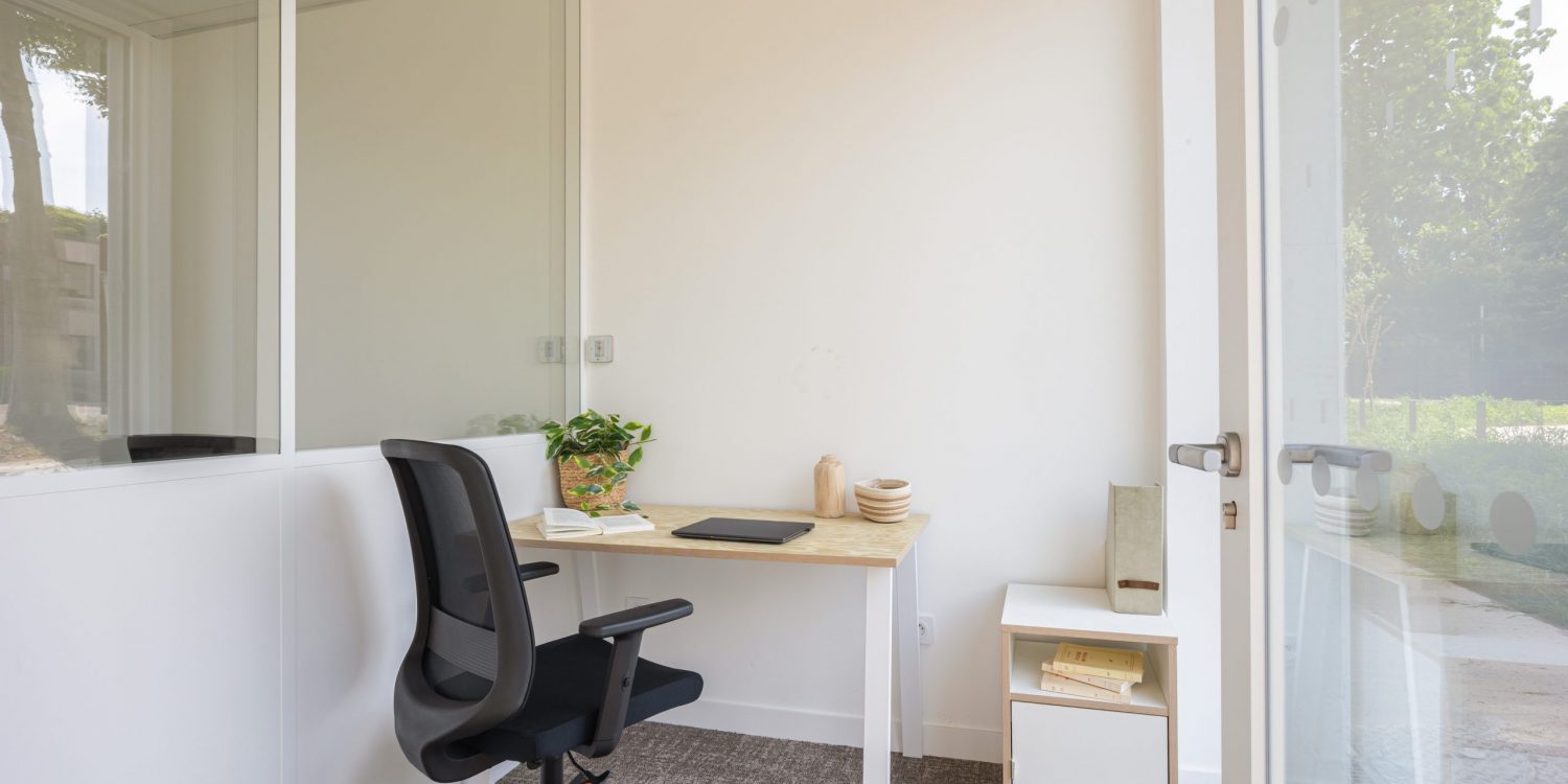0115 - Bureau #1