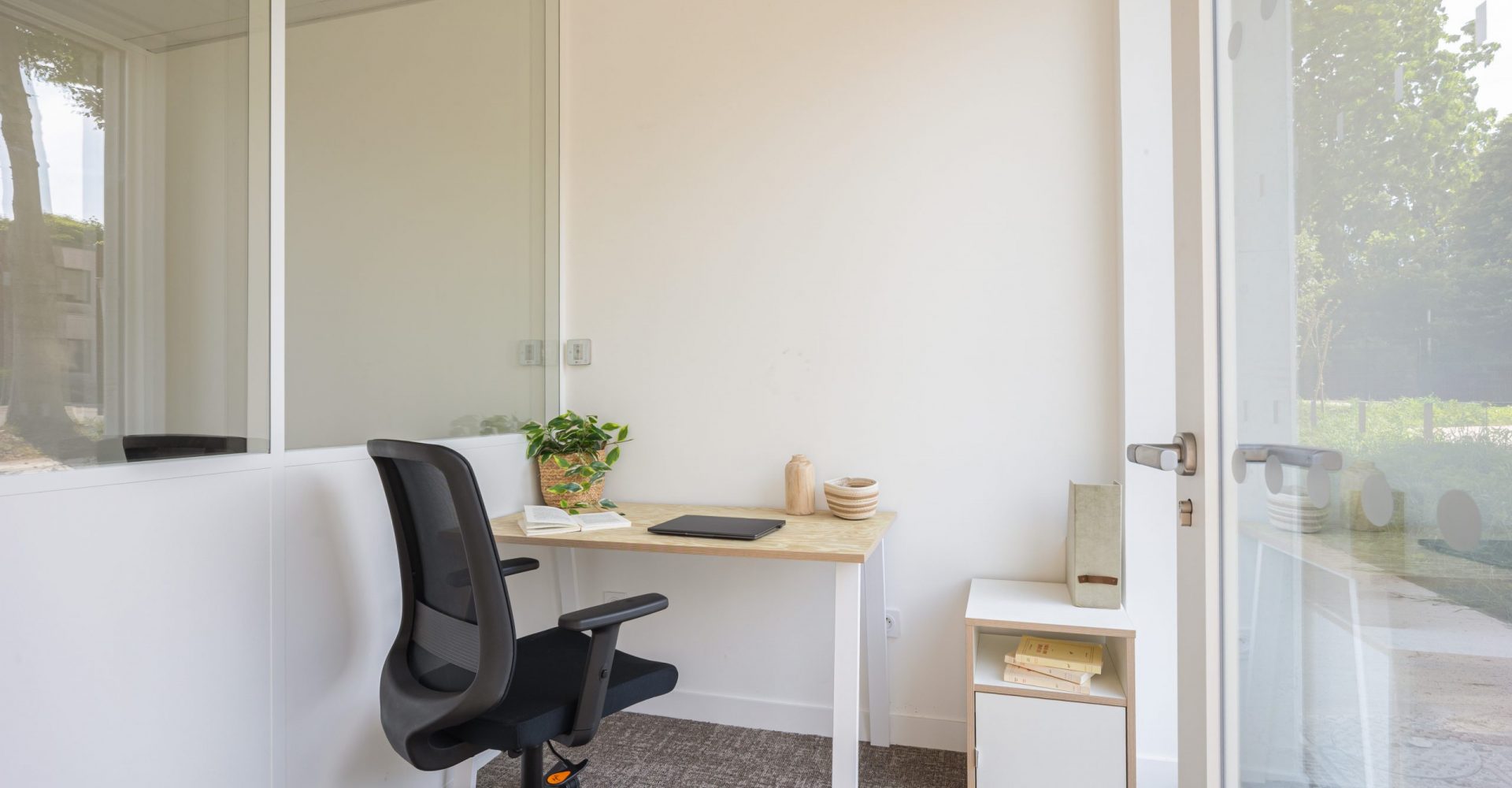 0115 - Bureau #1