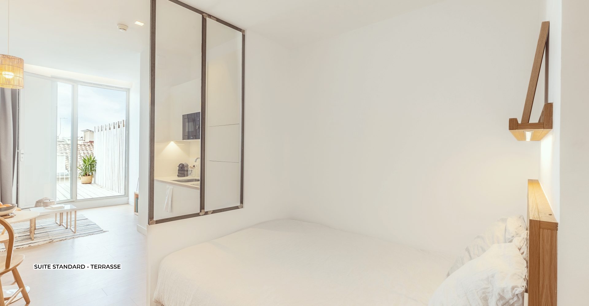Appartement Suite design avec un lit double en coliving à Marseille