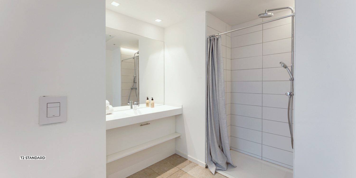 Salle de bain aménagée en coliving à Marseille Vieux Port