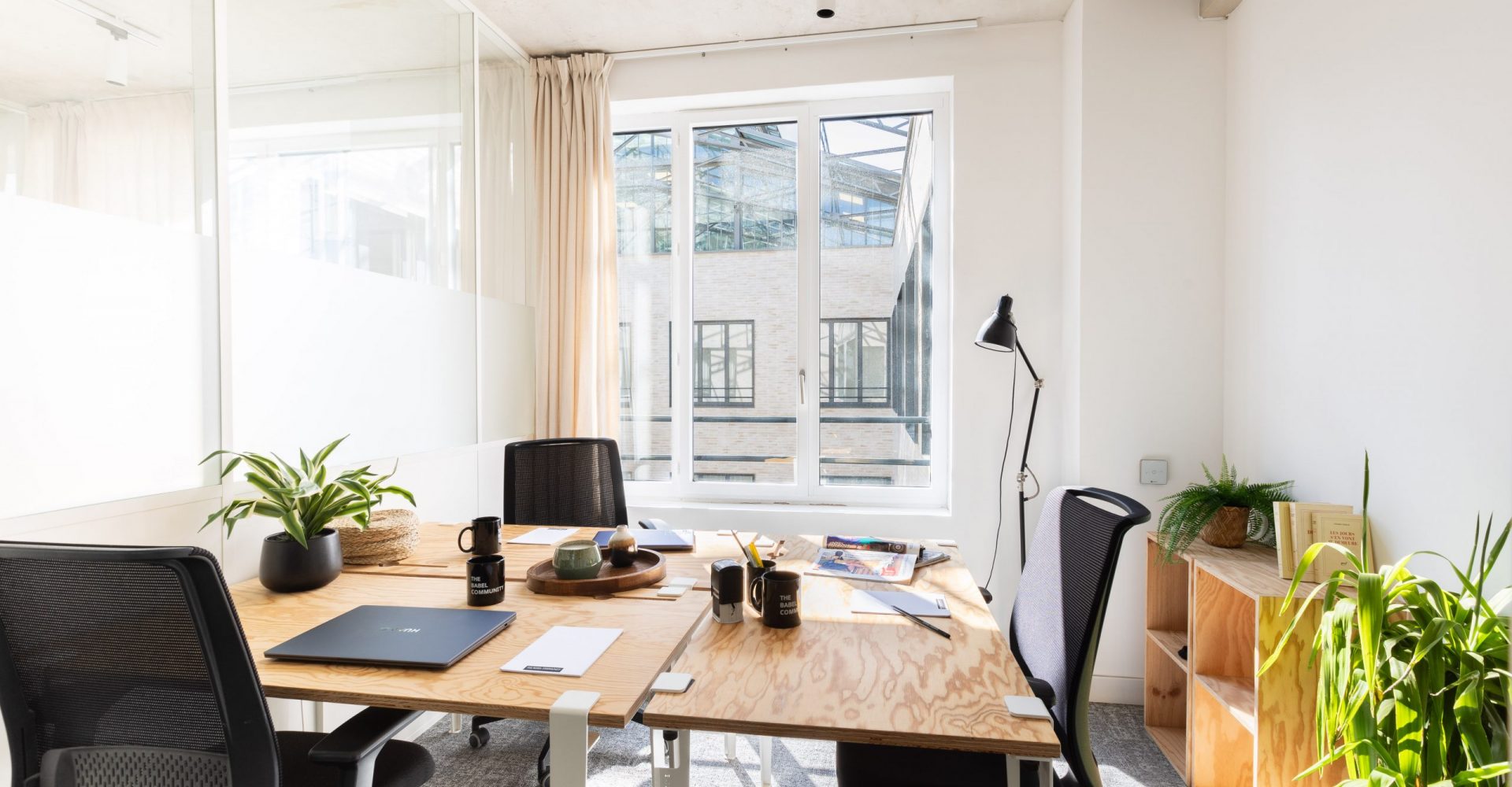 660 - Bureau #4