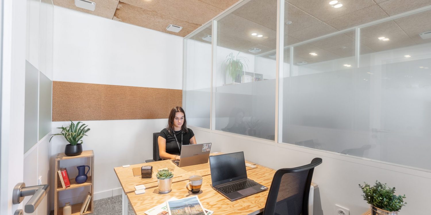 676 - Office #2 (1)