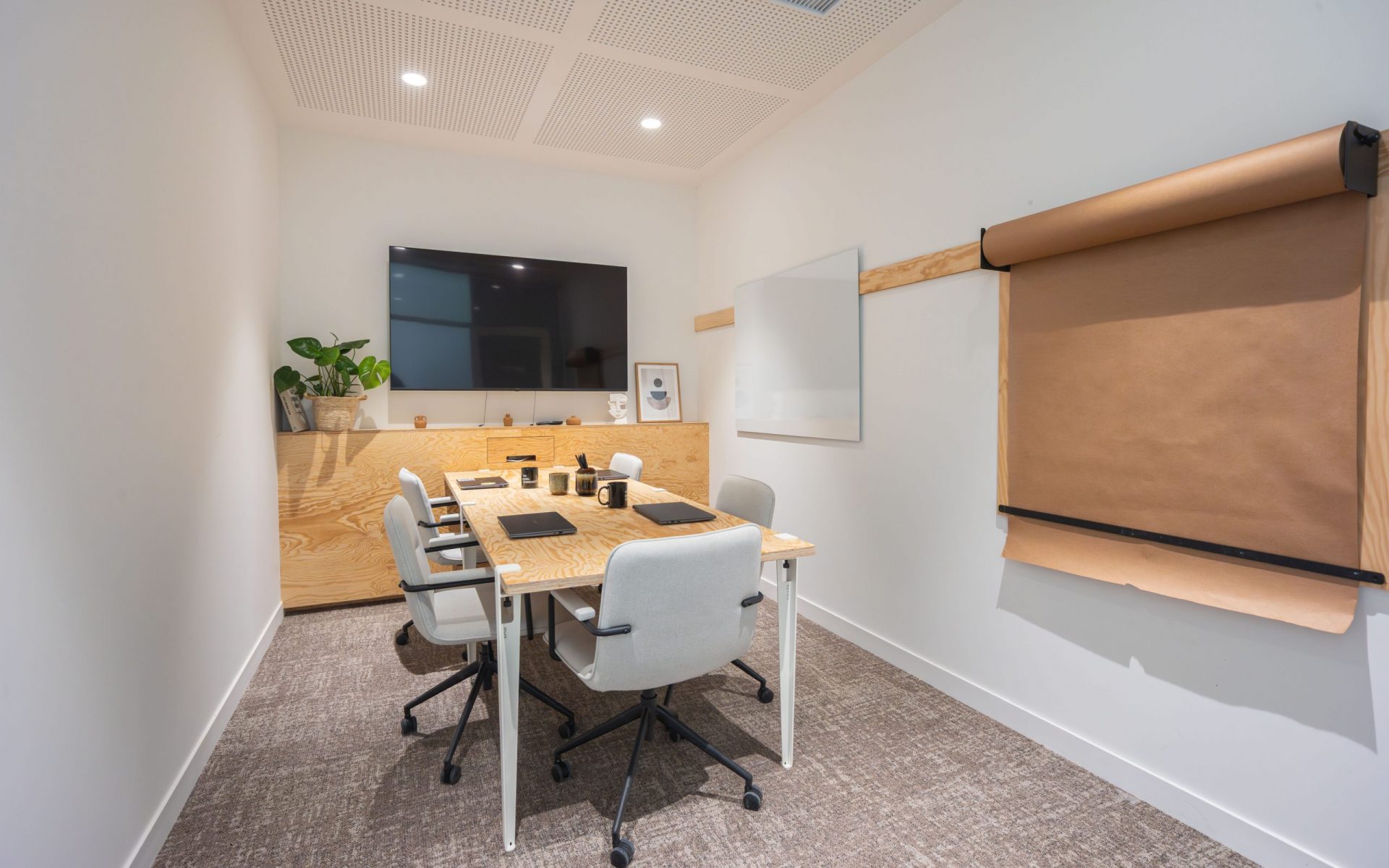 Free Meeting Room 2 (2)