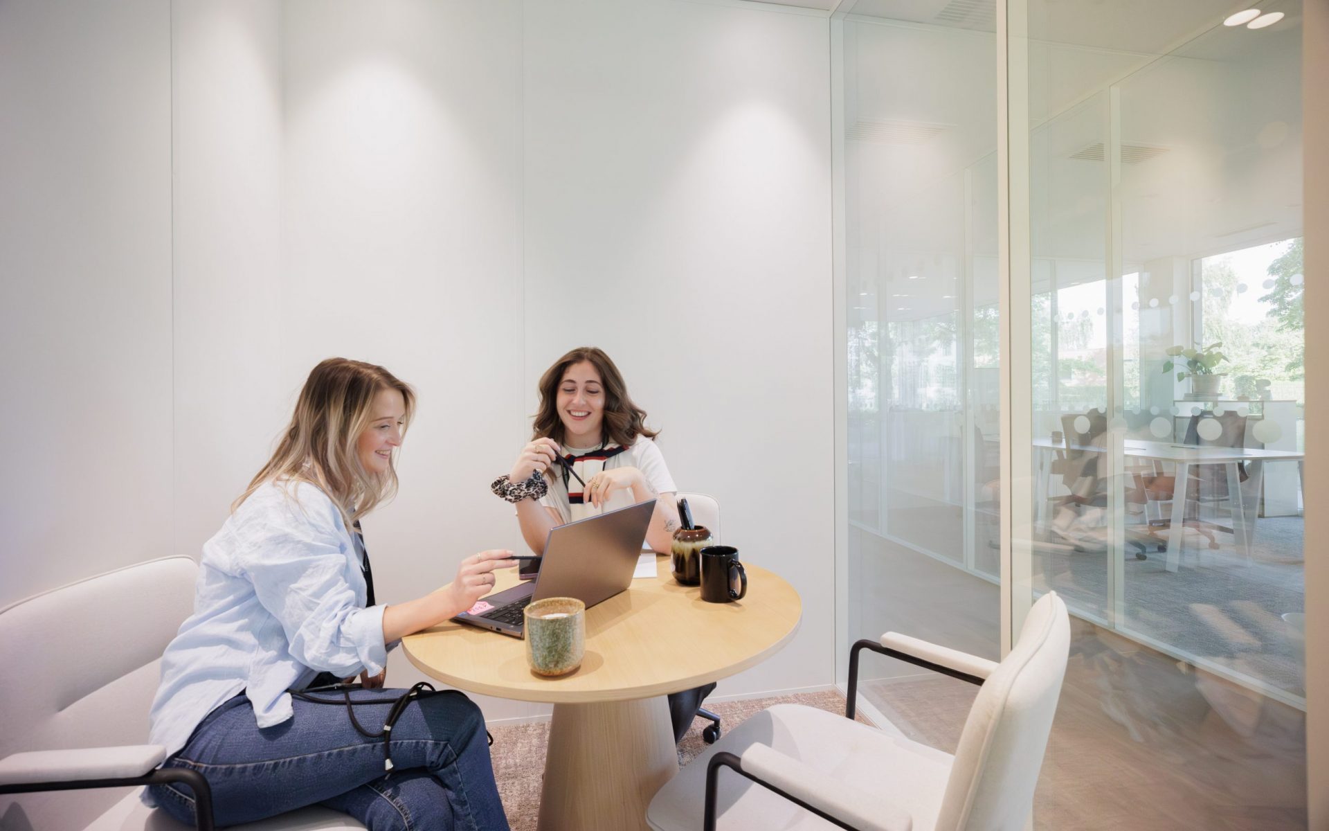 Free Meeting Room Suite office