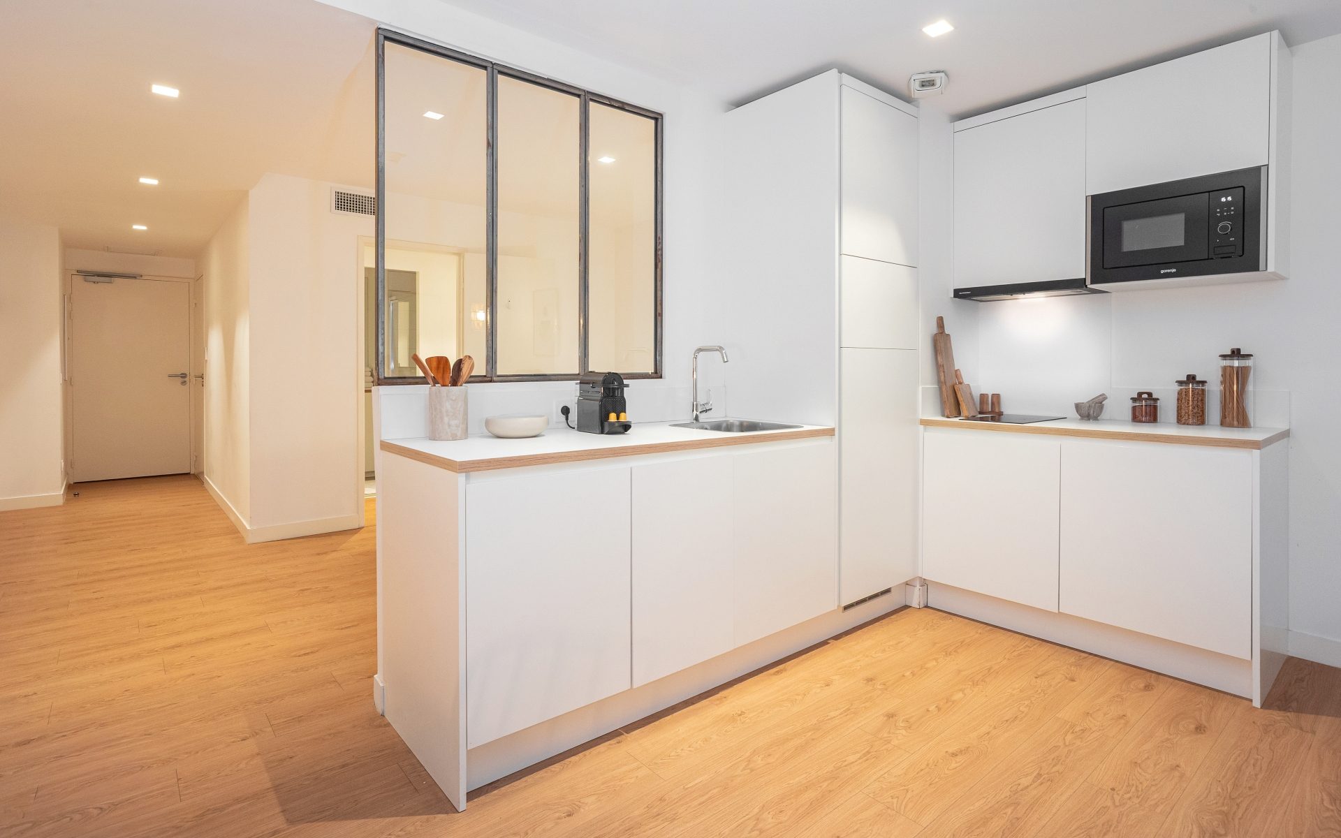 GRANDE SUITE PREMIUM - VUE PATIO - 213 - The Babel Community Coliving Marseille Vieux Port (1)
