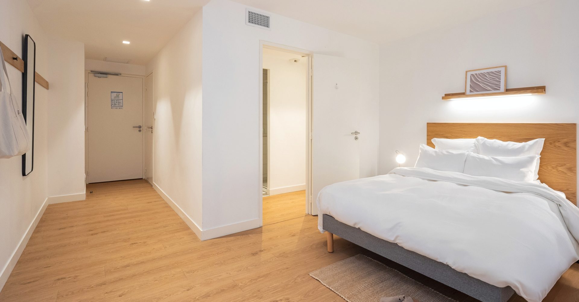 GRANDE SUITE PREMIUM - VUE PATIO - 213 - The Babel Community Coliving Marseille Vieux Port (10)