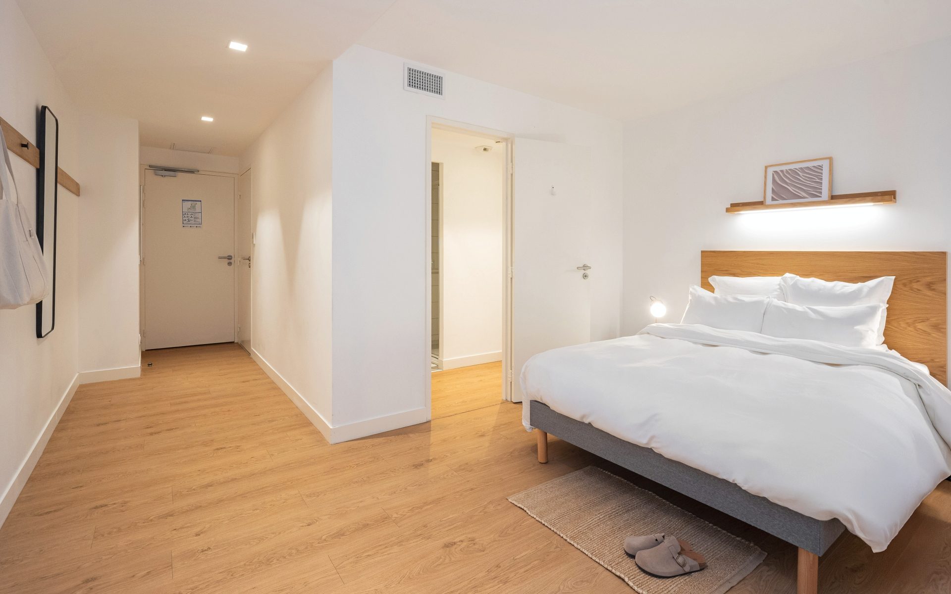 GRANDE SUITE PREMIUM - VUE PATIO - 213 - The Babel Community Coliving Marseille Vieux Port (10)
