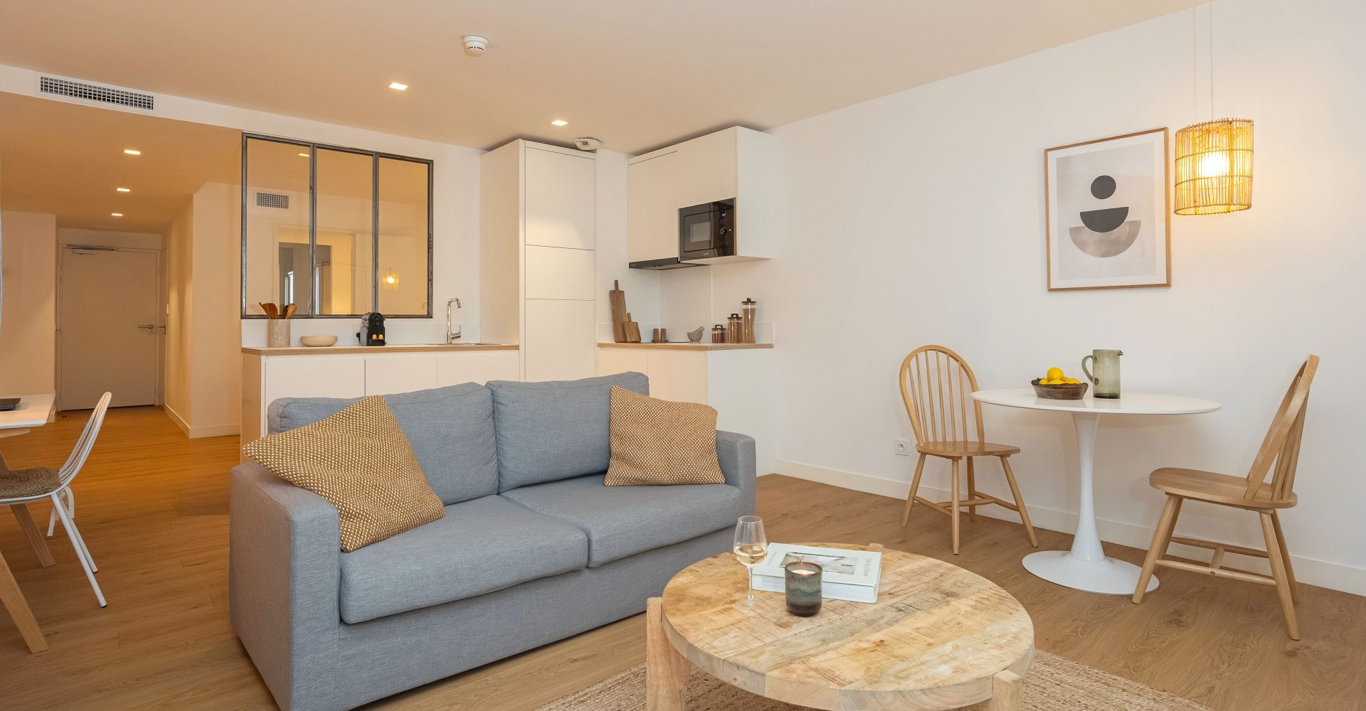 GRANDE SUITE PREMIUM - VUE PATIO - 213 - The Babel Community Coliving Marseille Vieux Port (4)