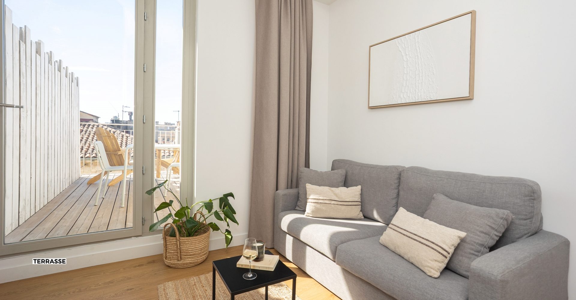 SUITE TERRASSE - VUE HAXO - 506 - The Babel Community Coliving Marseille Vieux Port (11)