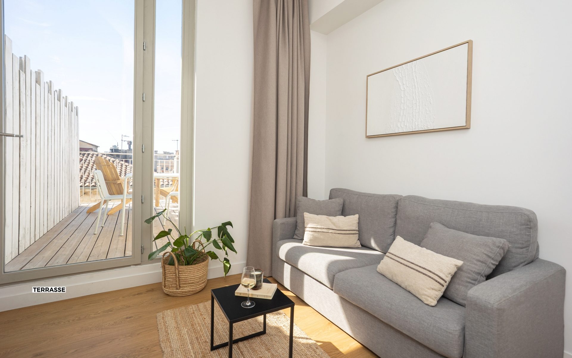 SUITE TERRASSE - VUE HAXO - 506 - The Babel Community Coliving Marseille Vieux Port (11)
