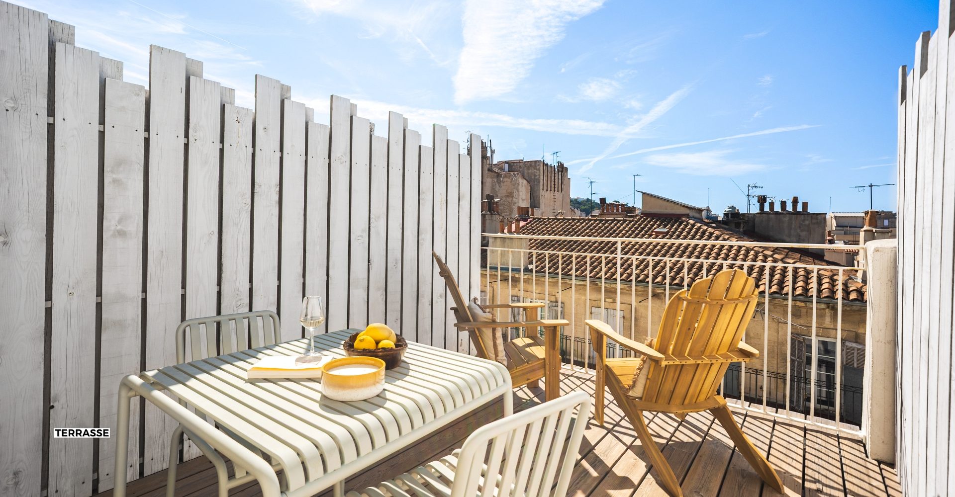 SUITE TERRASSE - VUE HAXO - 506 - The Babel Community Coliving Marseille Vieux Port (7)