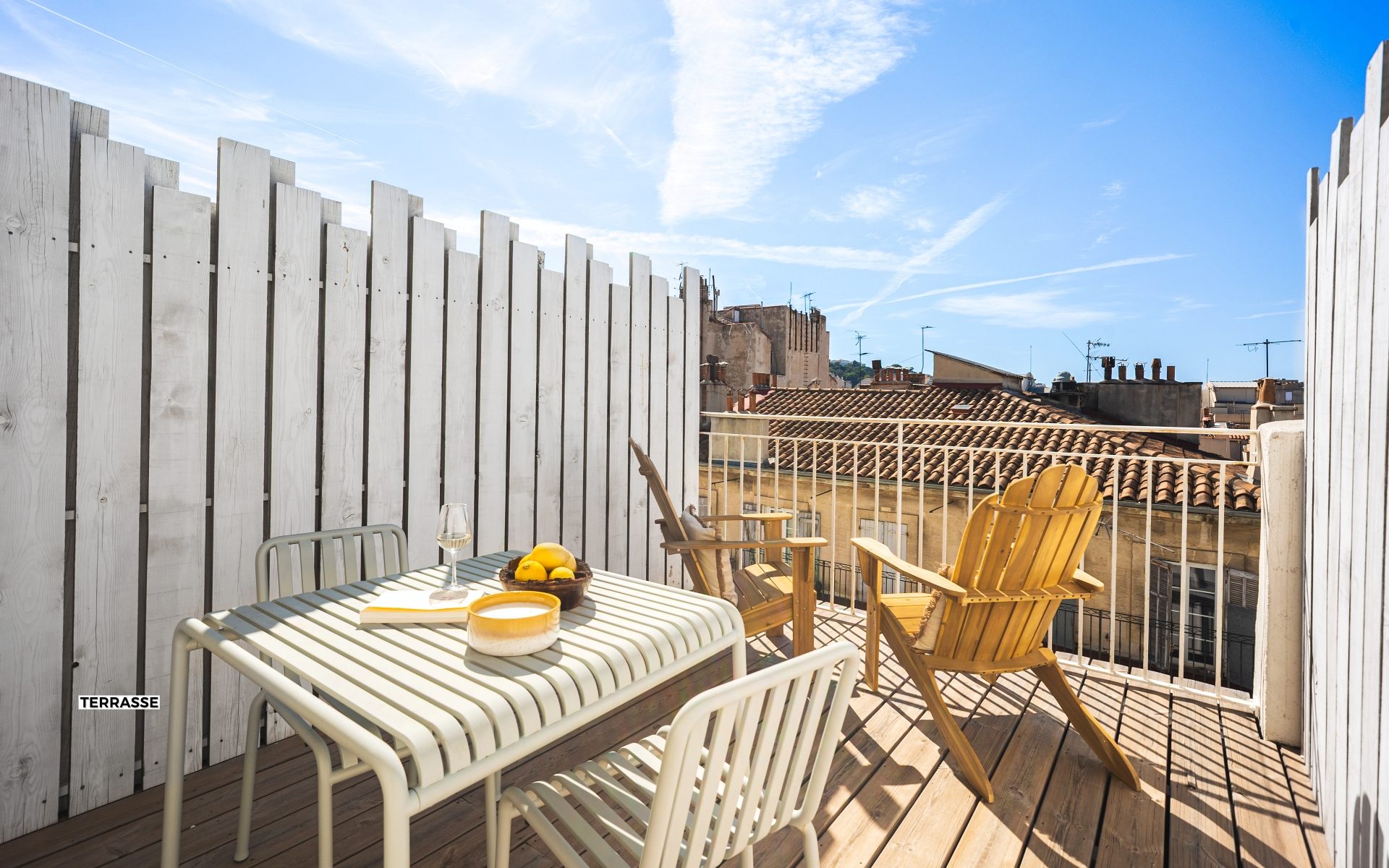 SUITE TERRASSE - VUE HAXO - 506 - The Babel Community Coliving Marseille Vieux Port (7)