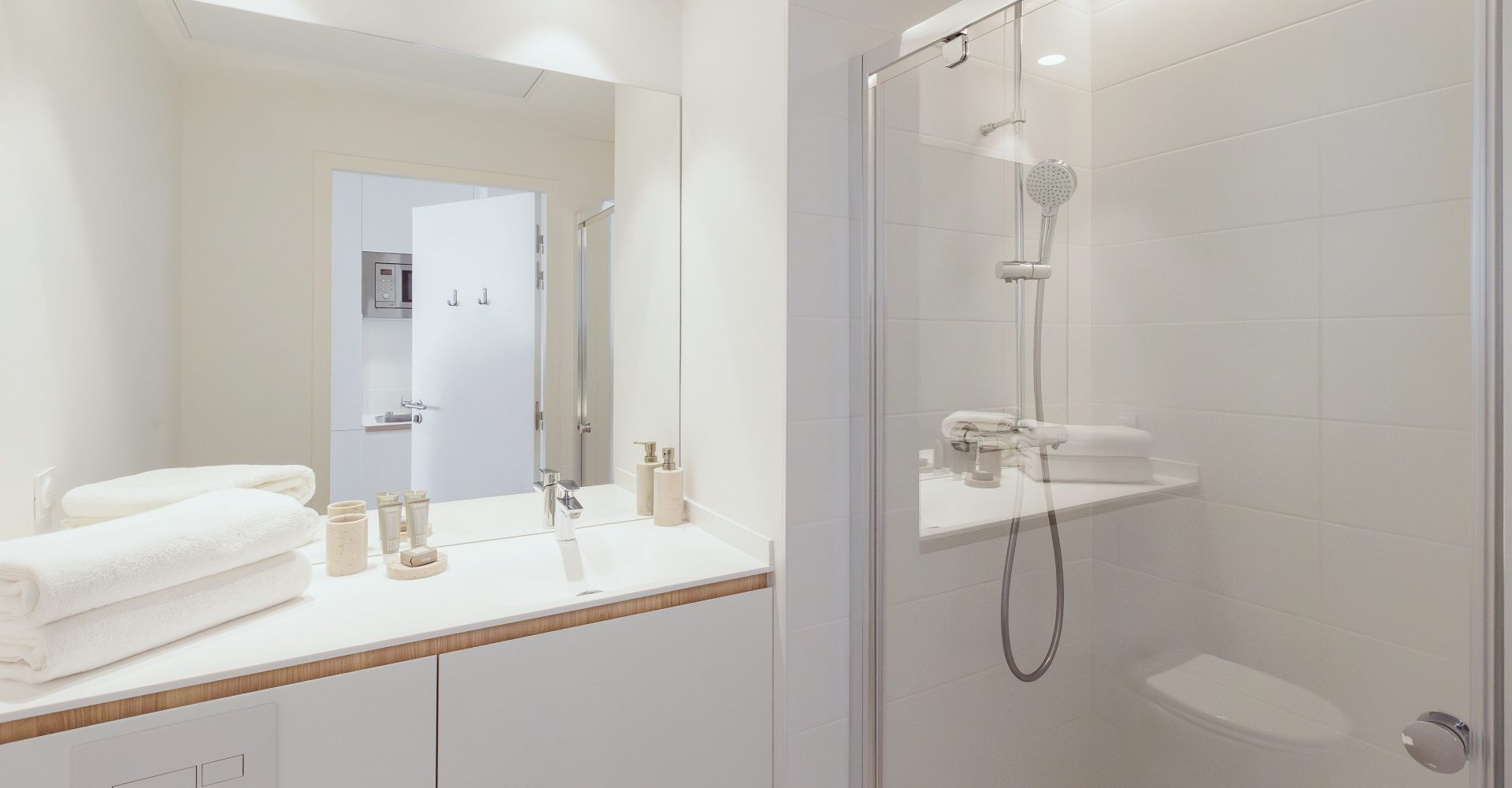 Salle de bain nouvelle mise en place coliving pour suite grande suite studio (4)