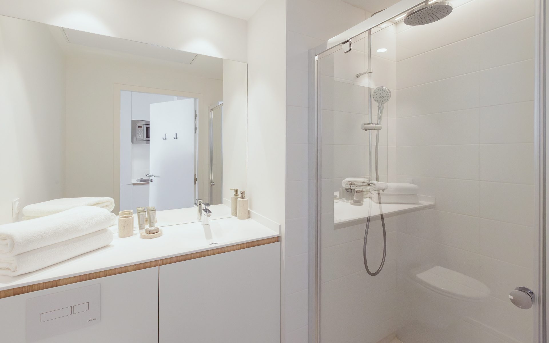 Salle de bain nouvelle mise en place coliving pour suite grande suite studio (4)