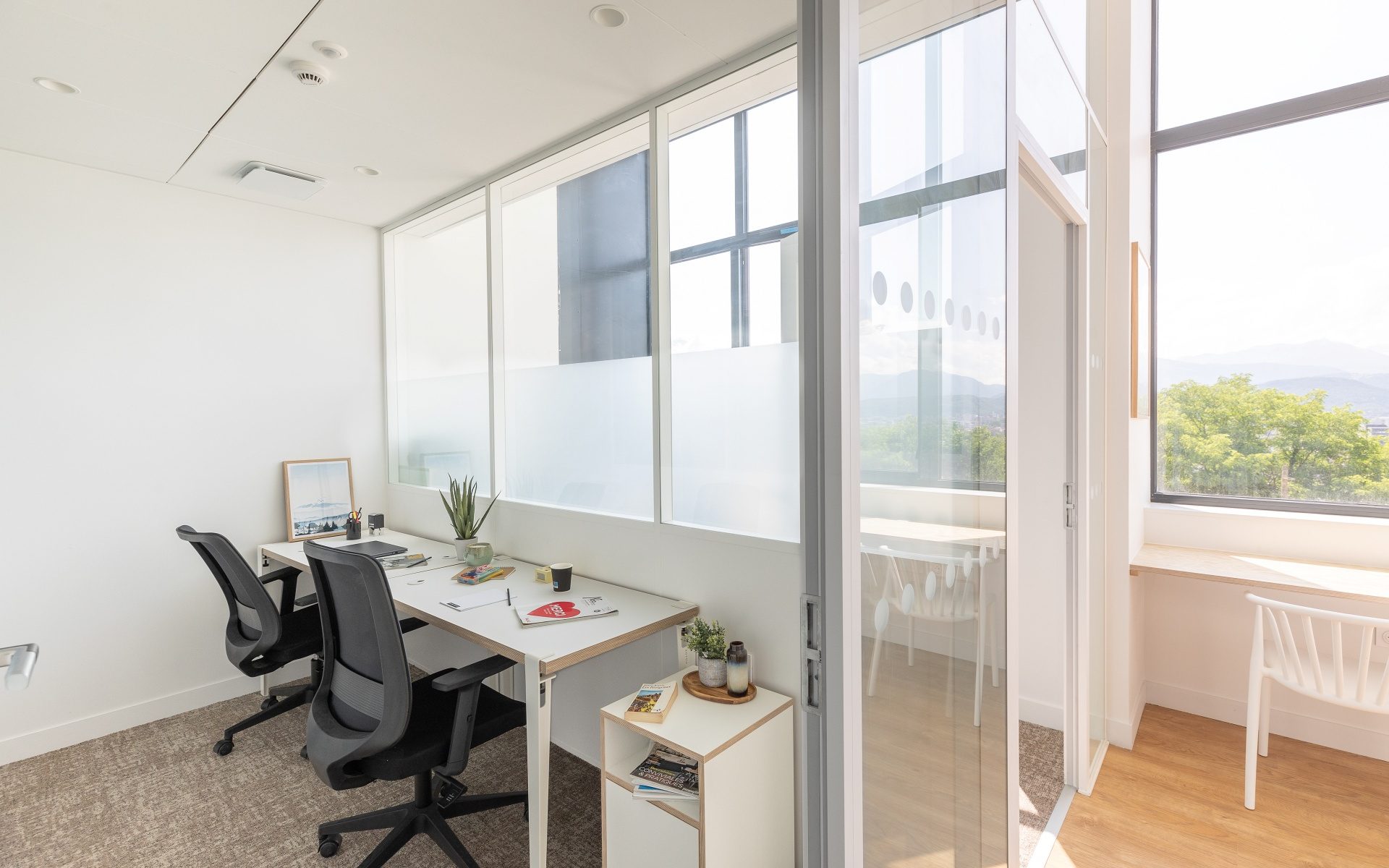 Workspace with designer furniture in Grenoble
