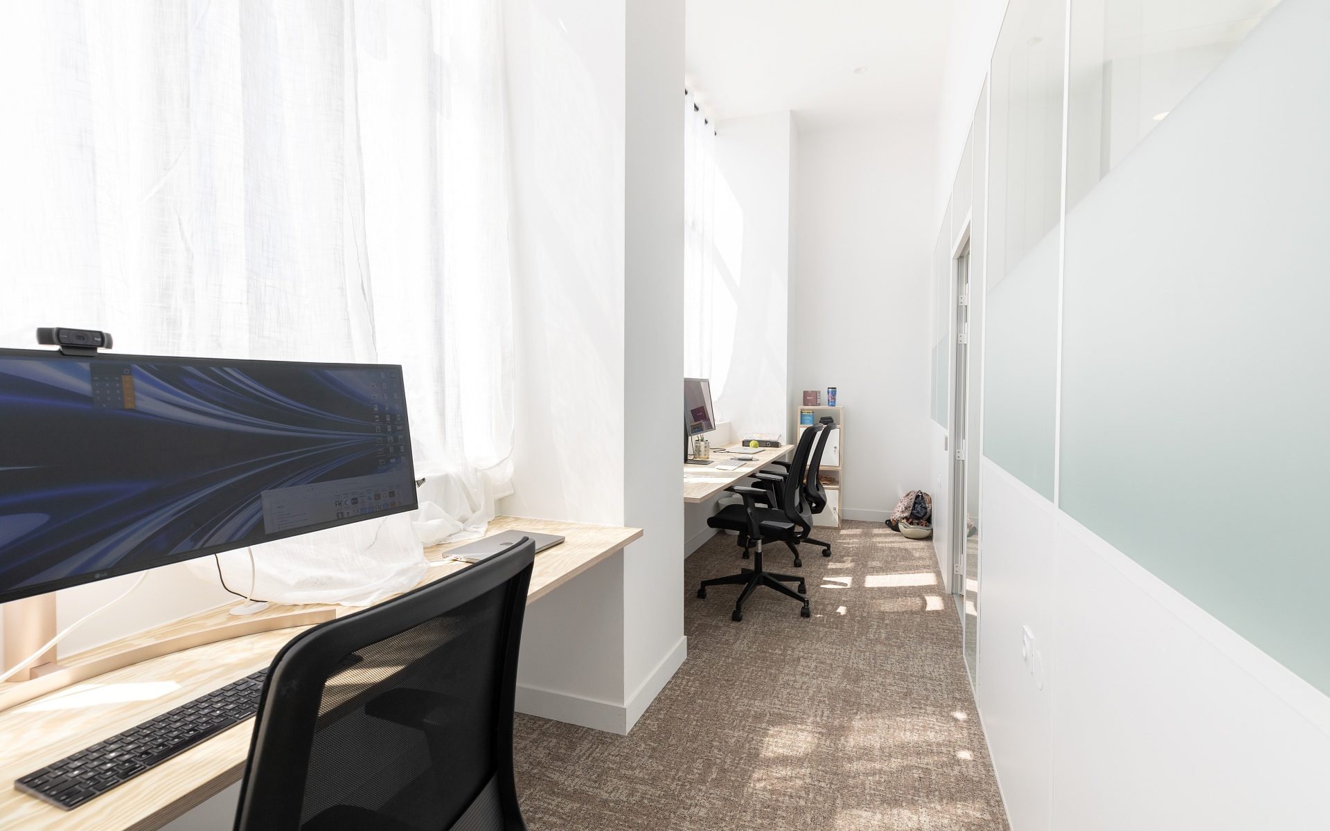 Large office in a dynamic workspace with à la carte services