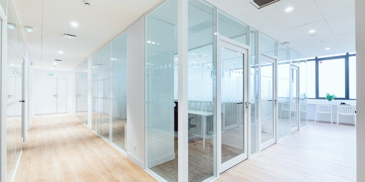 Bureaux fermés dans la résidence à Grenoble