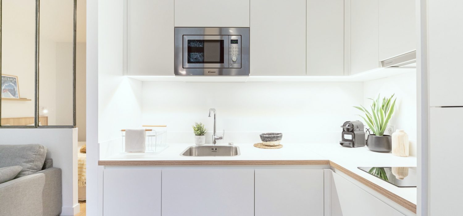 Cuisine ultra-équipée et fonctionnelle en T1 dans la résidence à Grenoble