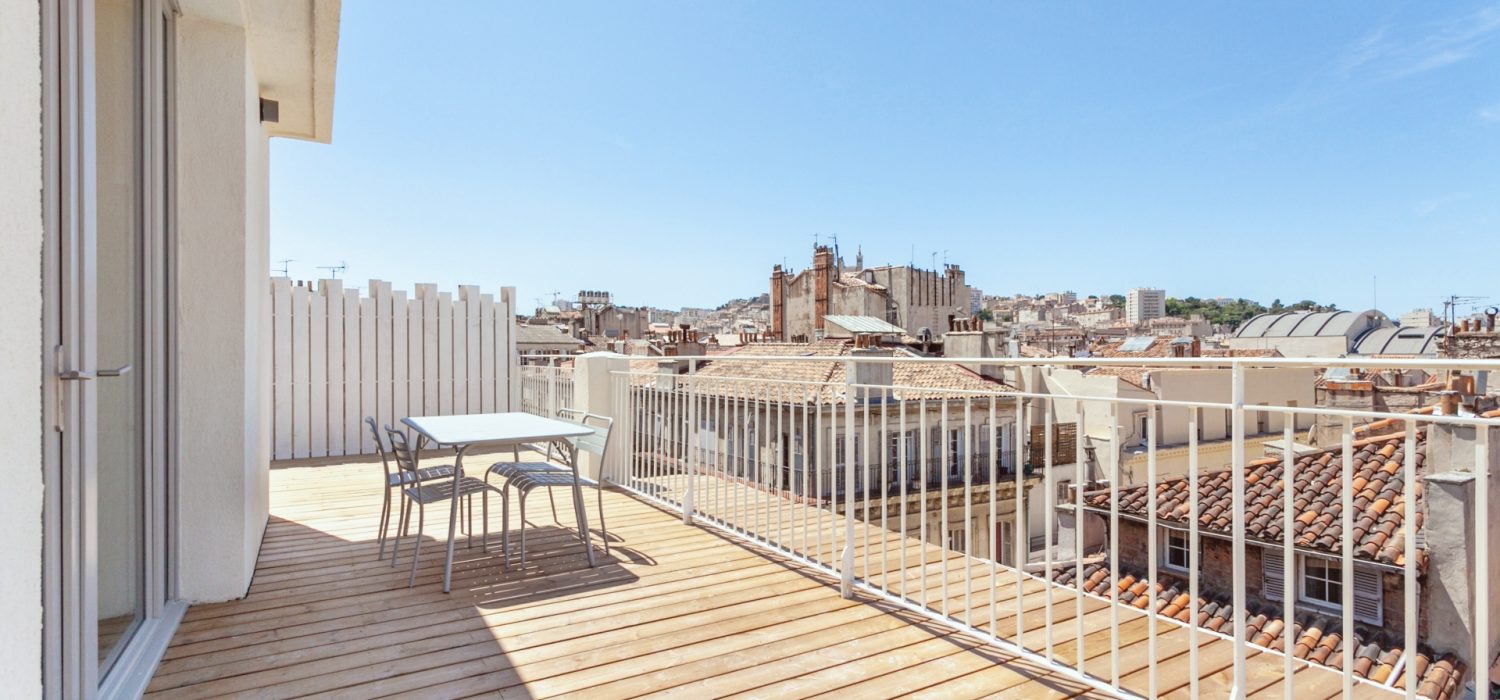 Terrasse avec une vue dégagée à Marseille Vieux-Port