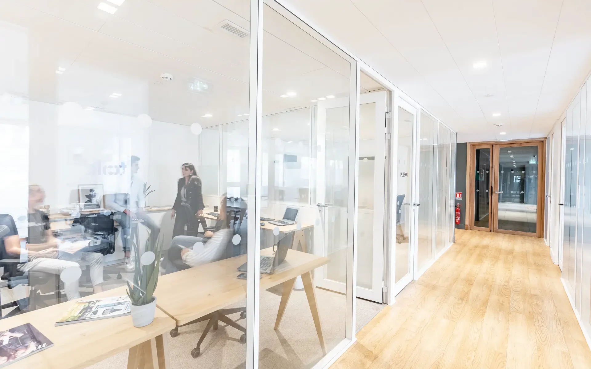 the-babel-community-coworking--montpellier-antigone-bureau-vue-open-space